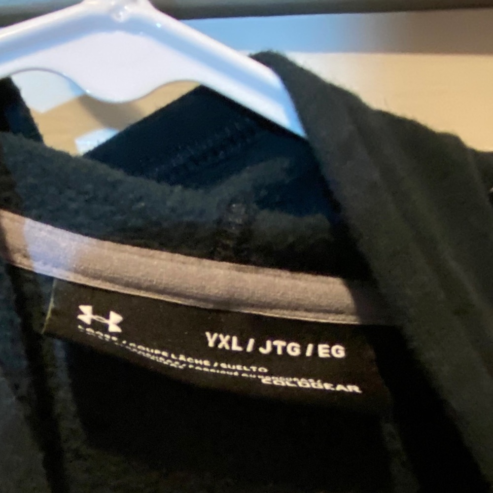Sweatshirt - Picture 2 of 2